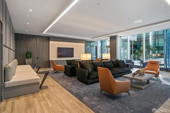 Building Photo - 333 Main St