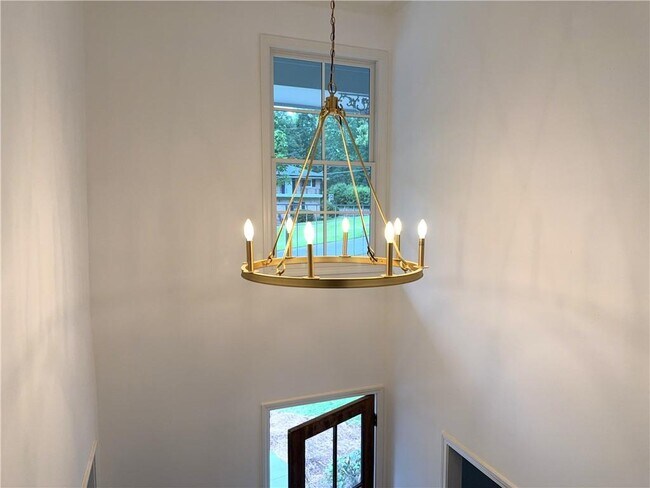 Building Photo - 1892 Mercedes Ct NE