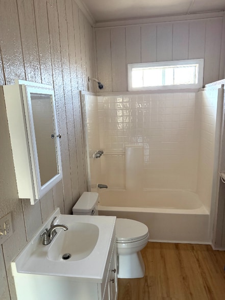 Building Photo - 340 Alahee Dr