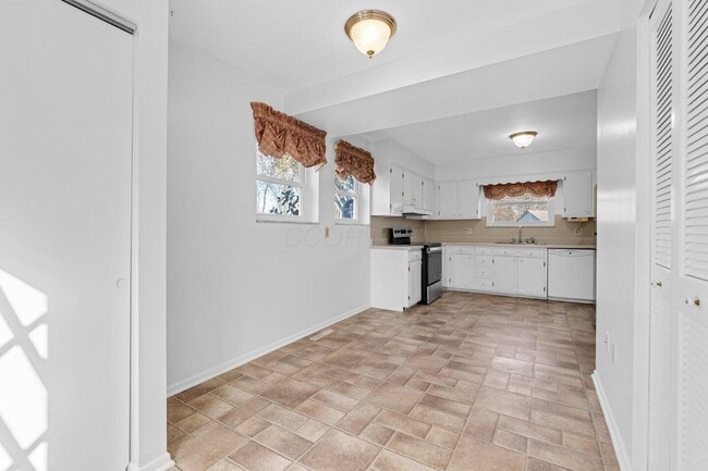 Building Photo - 49 Commanche Ct