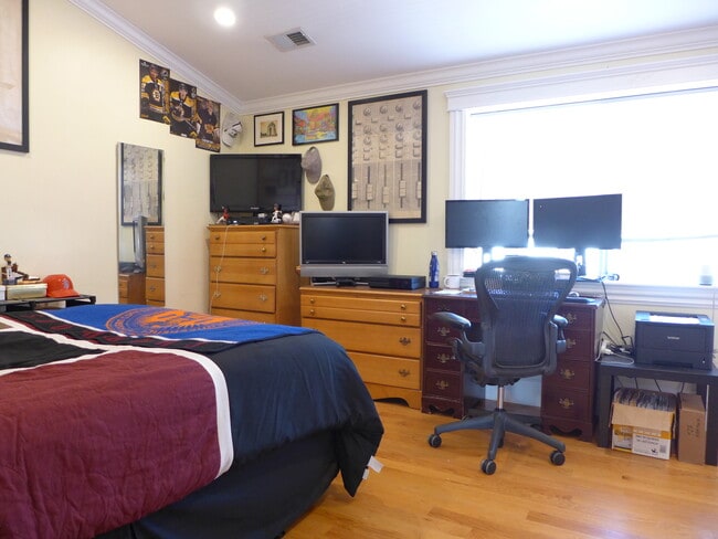 Building Photo - 117 Nonantum St