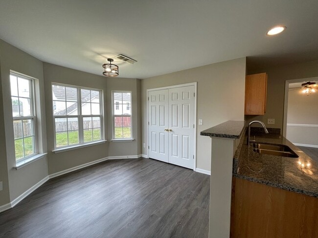 Building Photo - 3635 Pauline Ln