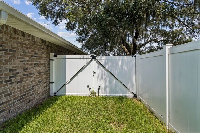 Building Photo - 87096 Farnsworth Ln