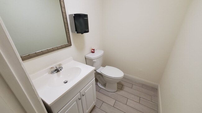 Building Photo - Residential/Office