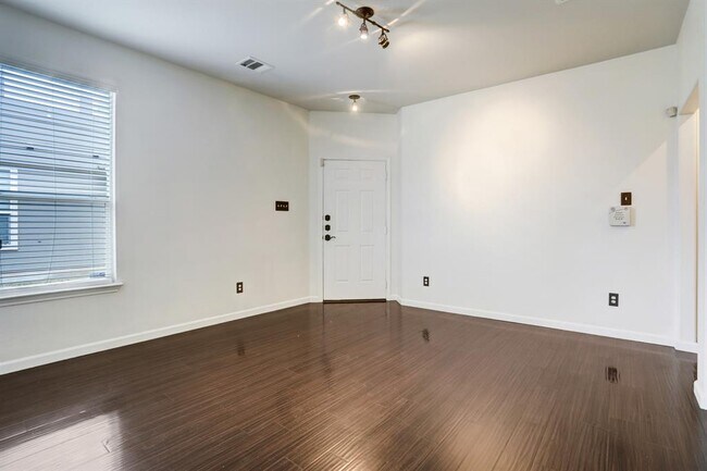 Building Photo - 14608 Walt Whitman Trl