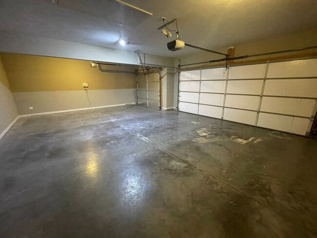 Building Photo - Beautiful 4BD in Battlefield, MO