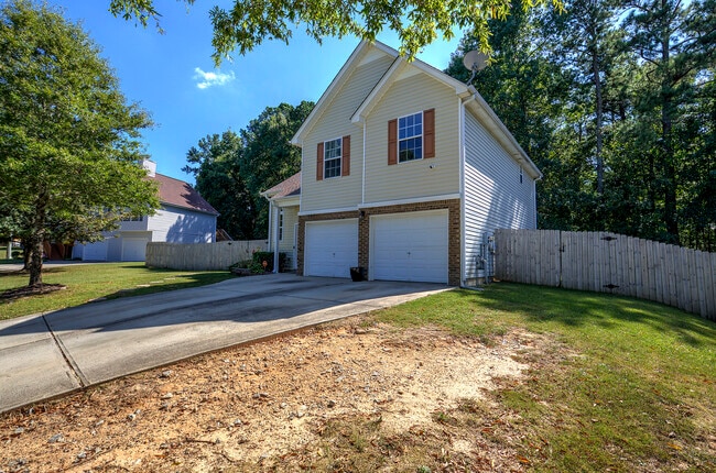 Building Photo - 7202 Cedar Forest Dr