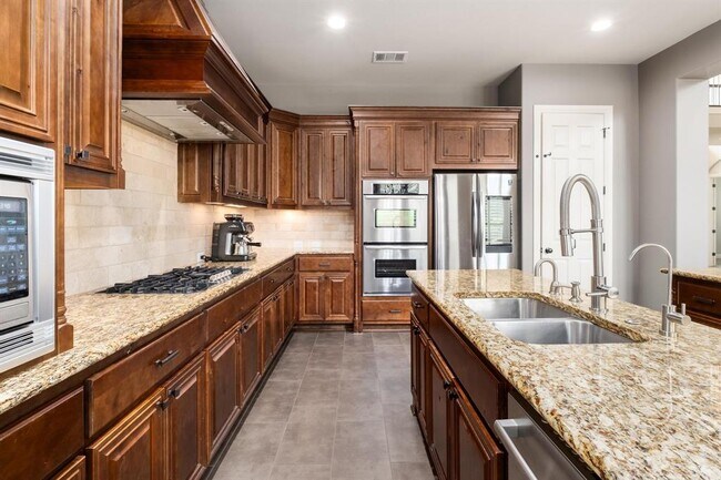Building Photo - 15509 Boulder Heights
