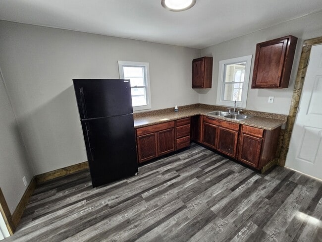 Building Photo - 3242 W 92nd St