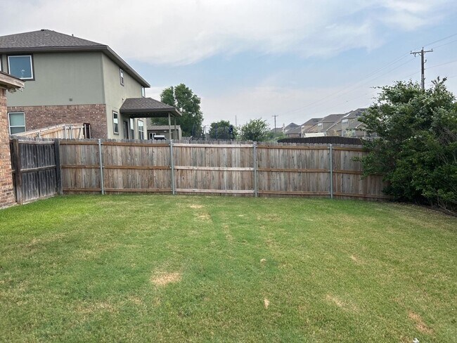 Building Photo - 6008 Bedrock Dr