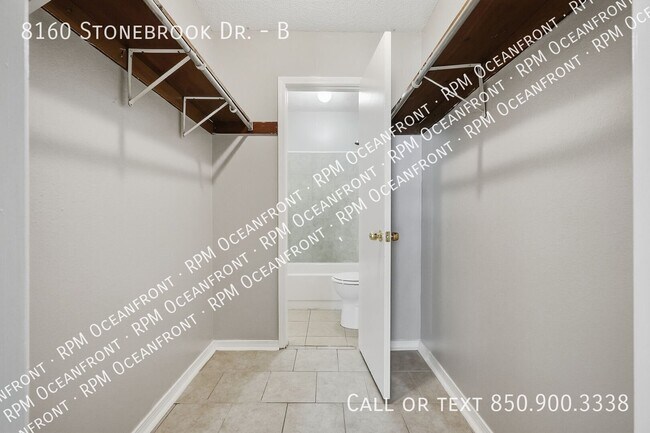 Building Photo - 8160 Stonebrook Dr