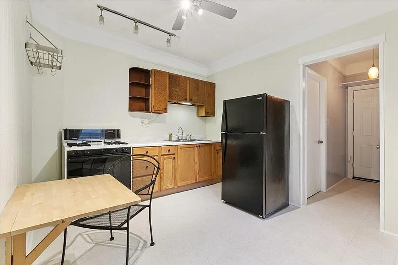 Kitchen - 4320 Annunciation St