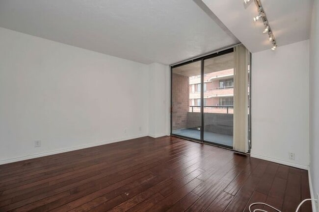 Building Photo - Modern Downtown Condo with Secure Access at Arlington Place