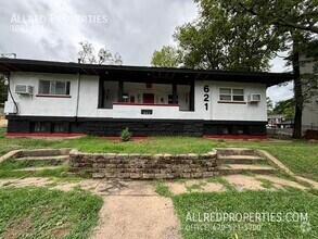 Building Photo - 621 N Leverett-3