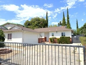 Building Photo - 1837 Lancewood Ave