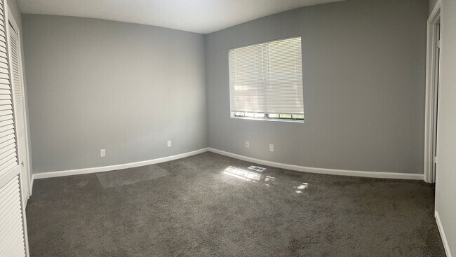 Building Photo - Newly Remodeled 2Bed/2.5Bath Townhome For Lease in Austell