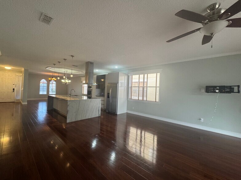 Building Photo - 11745 Via Lucerna Cir