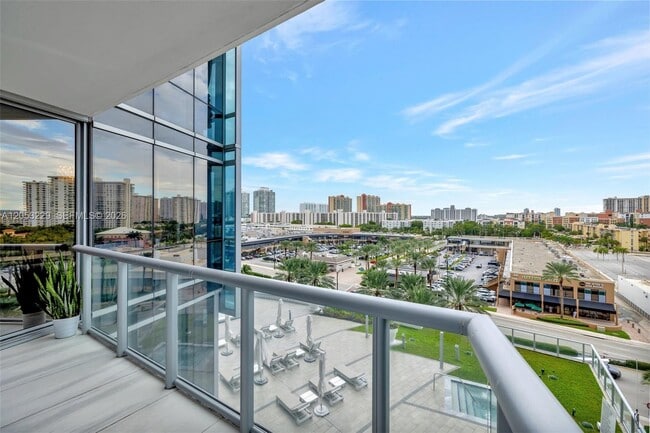 Building Photo - 17121 Collins Ave