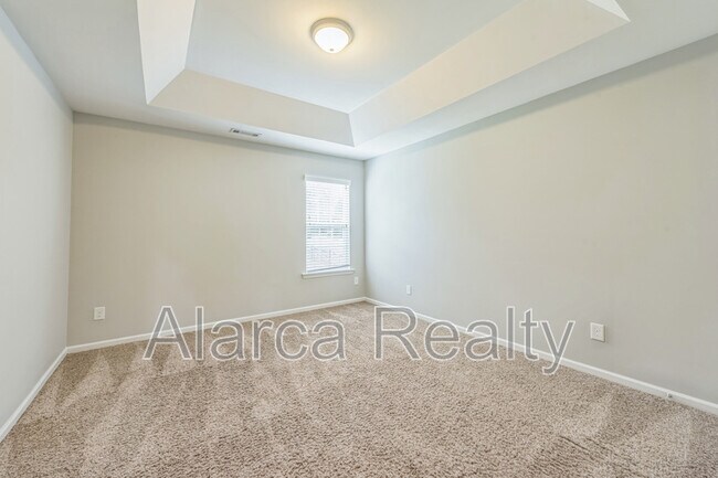 Building Photo - 2069 White Cedar Ln