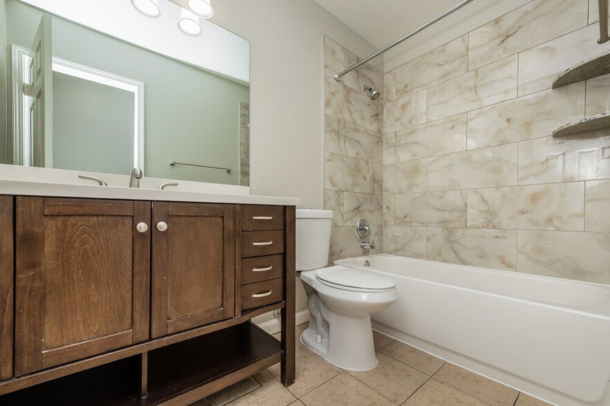 Building Photo - 5004 Crystal Breeze Ln