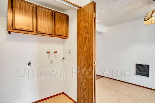 Building Photo - 8311 SE 17th Ave
