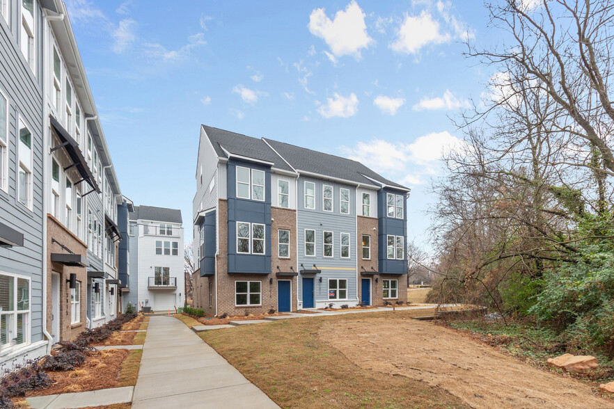 Building Photo - 1011 Kokomo Ln