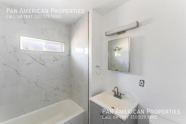 Building Photo - 546 W D St