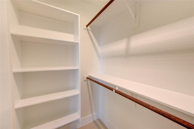 Building Photo - 3843 Westmeadow Dr