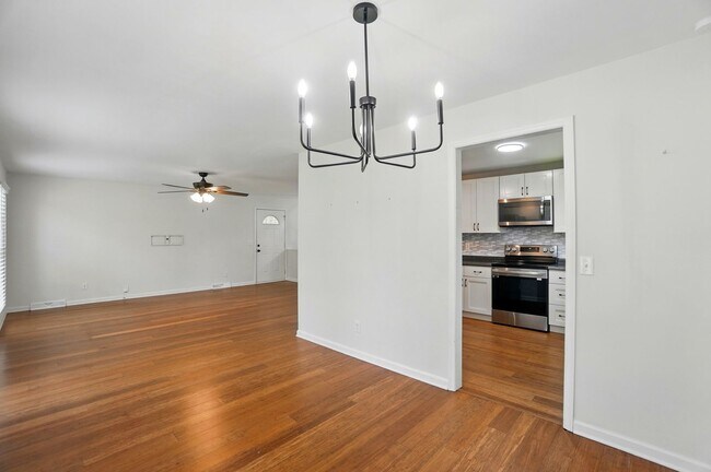 Building Photo - Renovated Gem in Gastonia with Walkout Bas...