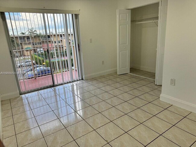 Building Photo - 7510 SW 152nd Ave