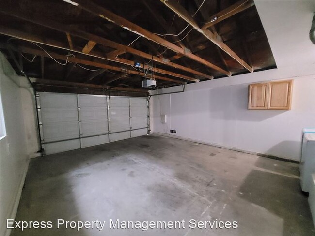 Building Photo - 1851 Eucalyptus St