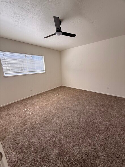 Building Photo - 12 Klondike Ct