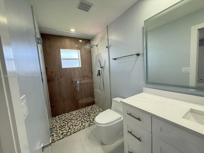 Building Photo - 123 1st St