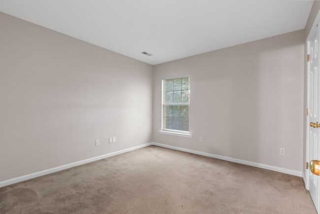Building Photo - 524 S Orchard Farms Ave