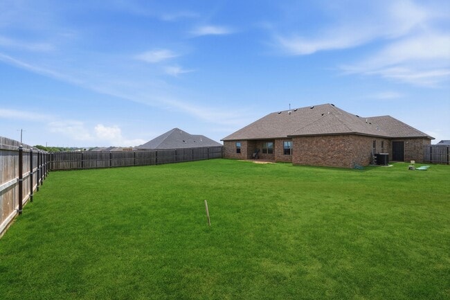 Building Photo - 4254 Mesa Dr