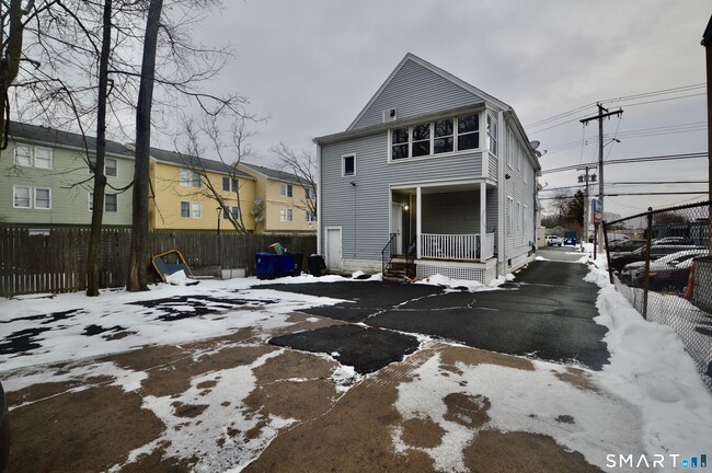 Building Photo - 994 Campbell Ave