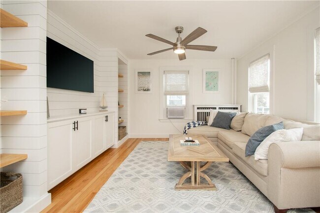 Building Photo - 33 Slocum St