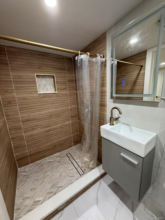 Building Photo - 640 Derby Ave