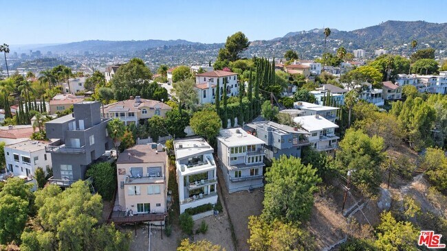 Building Photo - 2226 Ronda Vista Dr