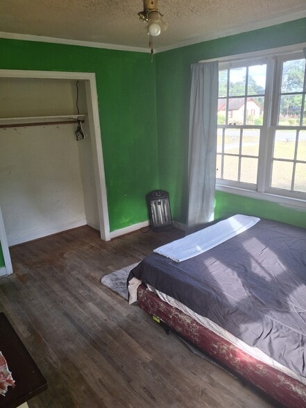 BR - 2471 Belleville Rd