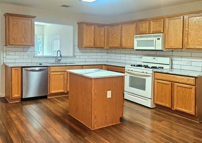 Building Photo - 211 Cadillac Cove