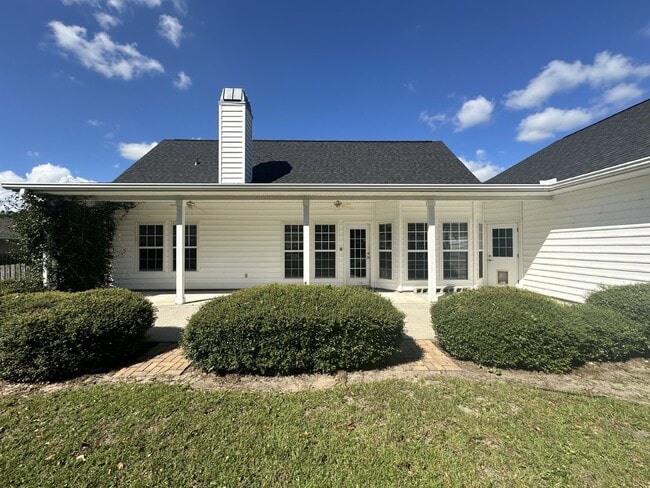 Building Photo - Spacious Home on a Large Lot in Grande Oaks!
