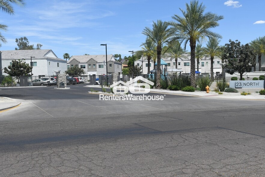 Building Photo - 2264 W Harmont Dr