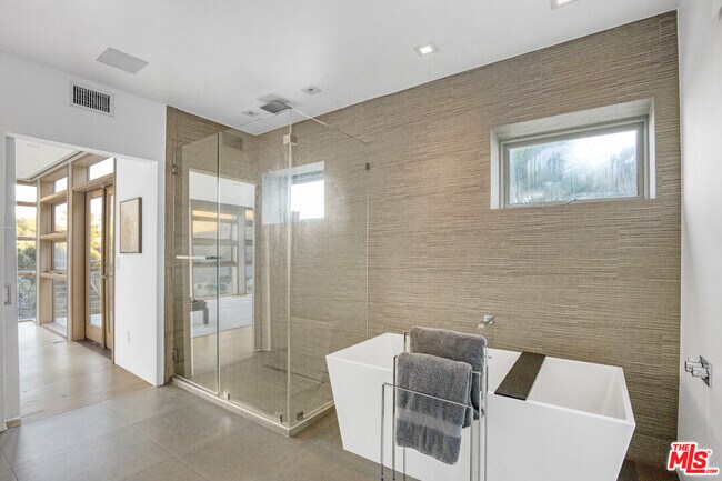 Building Photo - 1929 N Curson Ave