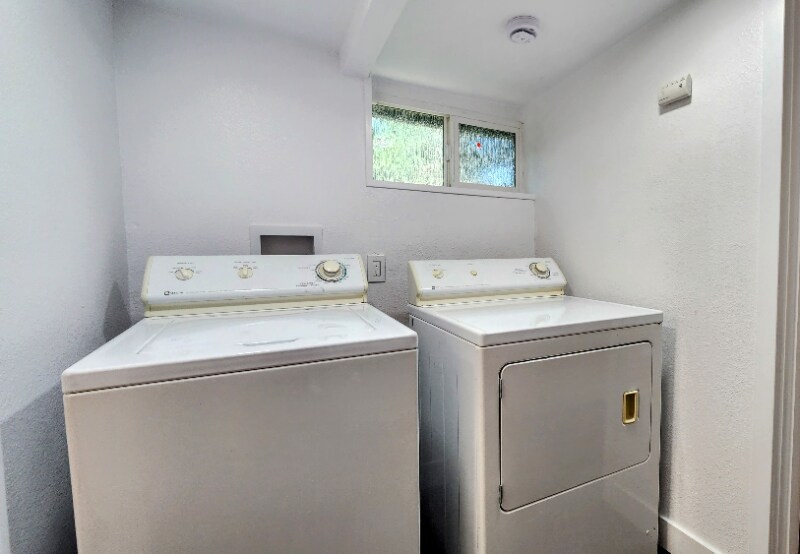 Building Photo - 480 Valley Rd