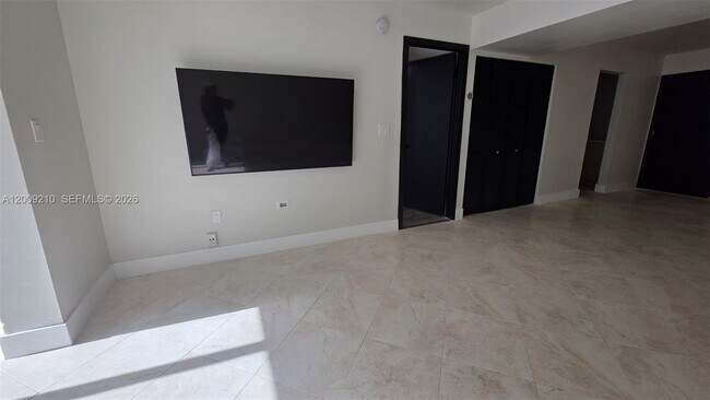 Building Photo - 250 Galen Dr