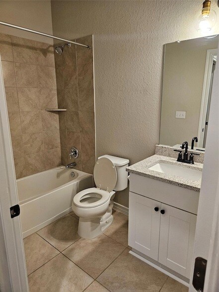 Building Photo - 1802 Los Olivios Wy