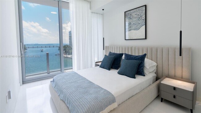 Building Photo - 300 Biscayne Blvd Way