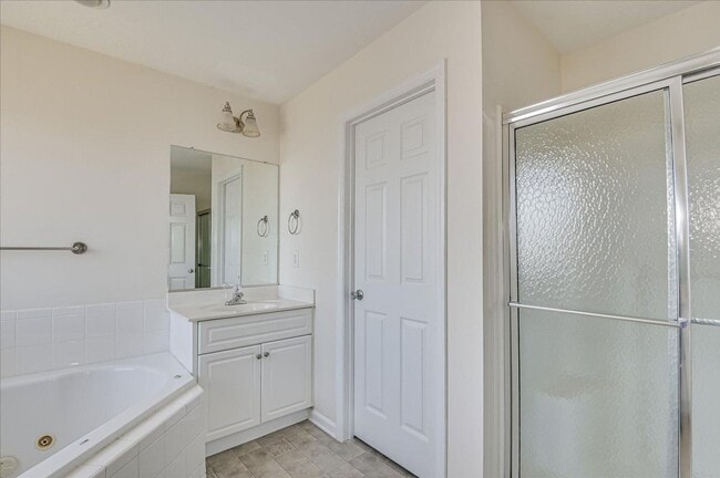 Building Photo - 772 Michelle Ct