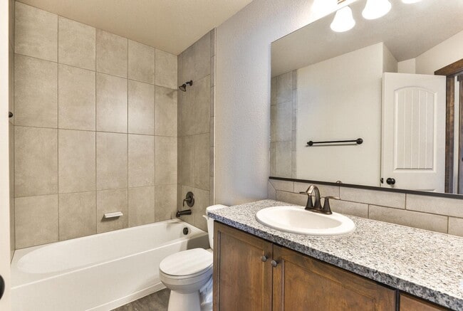 Building Photo - Beautiful Timnath Ranch Home